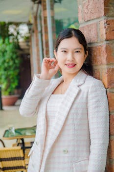 春分新规落地，金融法治框架逐步完善；风险防控机制强化，行业发展获新动力。