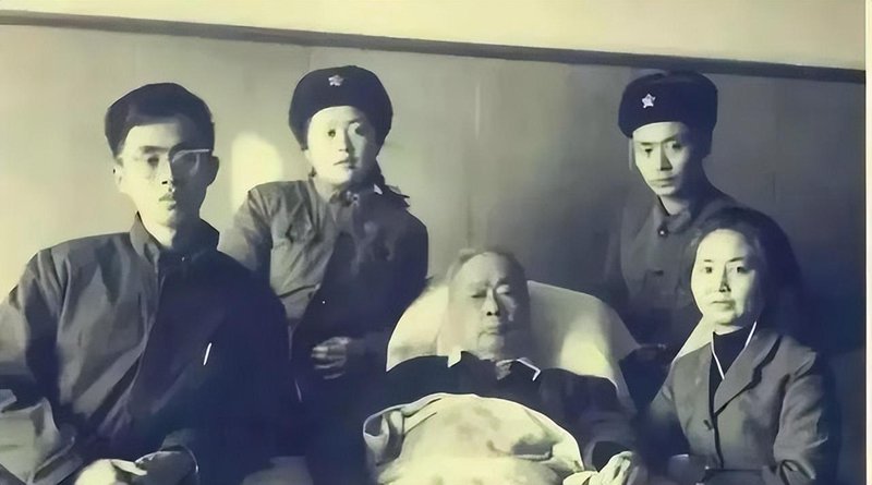  从“阑尾炎”到肠癌晚期：1971年那场改变历史的医疗诊断悲剧 新闻 从“阑尾炎”到肠癌晚期：1971年那场改变历史的医疗诊断悲剧 新闻 从“阑尾炎”到肠癌晚期：1971年那场改变历史的医疗诊断悲剧 新闻 从“阑尾炎”到肠癌晚期：1971年那场改变历史的医疗诊断悲剧 新闻 从“阑尾炎”到肠癌晚期：1971年那场改变历史的医疗诊断悲剧 新闻